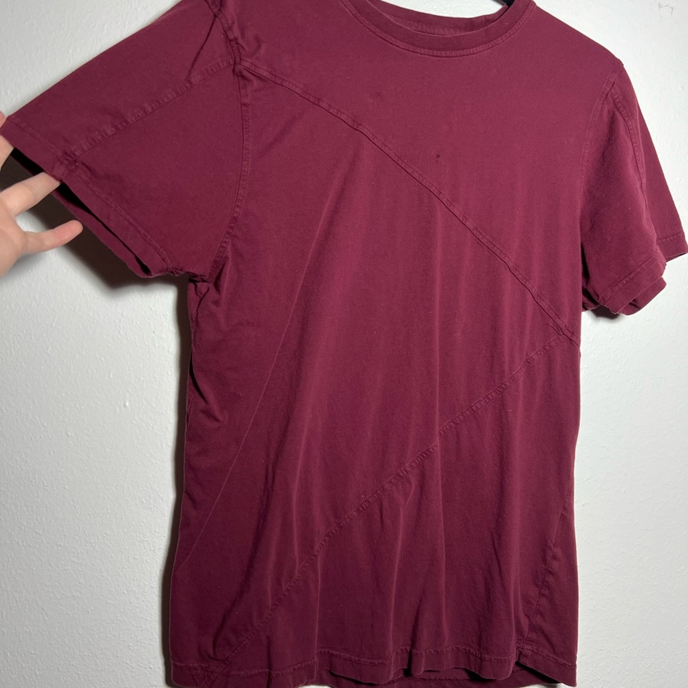 Men's Burgundy Textured Stitch T-Shirt
